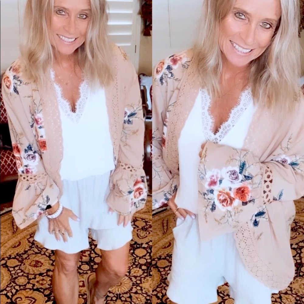 Floral Bell Sleeve Kimono - Picture 1 of 4